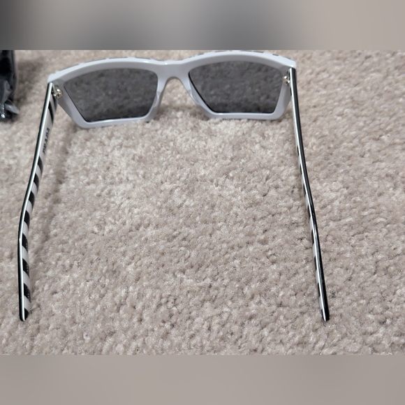 Prada sunglasses, black and white- accessory, Women's, great condition - Picture 5 of 9